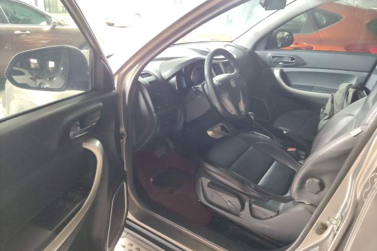 Used CHANGAN CS35 2014 1.6L Automatic Luxury Model China IV Standard Driver Seat