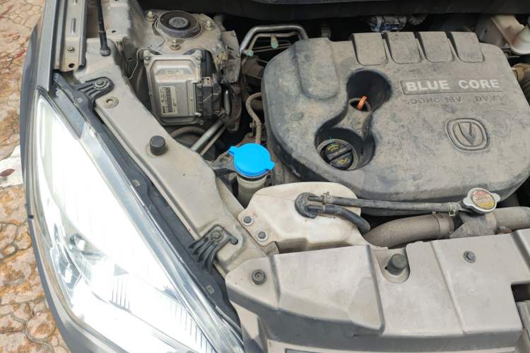 Used CHANGAN CS35 2014 1.6L Manual Luxury Model China IV Standard Engine Bay Right