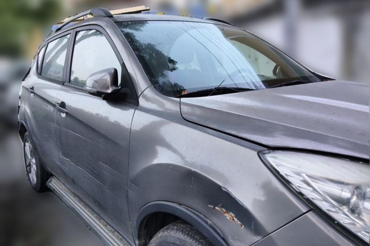 Used CHANGAN CS35 2014 1.6L Manual Luxury Navigation Model China V Standard Front Right 45 Deg