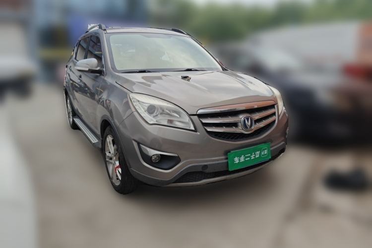 Used CHANGAN CS35 2014 1.6L Manual Luxury Model China IV Standard Front Right 45 Deg