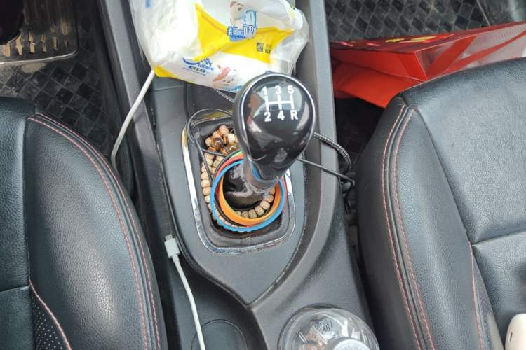 Used CHANGAN CS35 2014 1.6L Manual Luxury Model China IV Standard Gear Lever