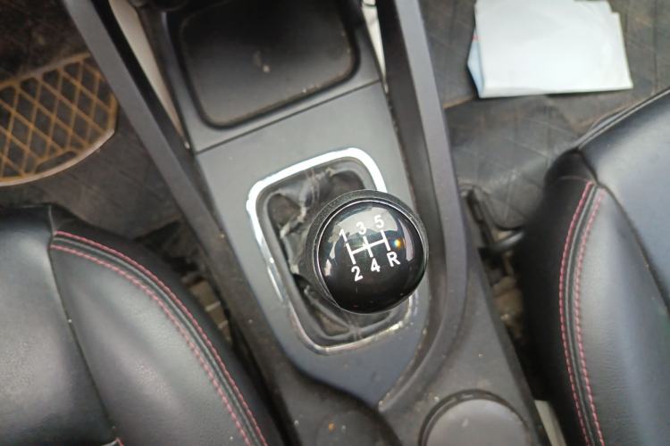 Used CHANGAN CS35 2014 1.6L Manual Luxury Model China IV Standard Gear Lever
