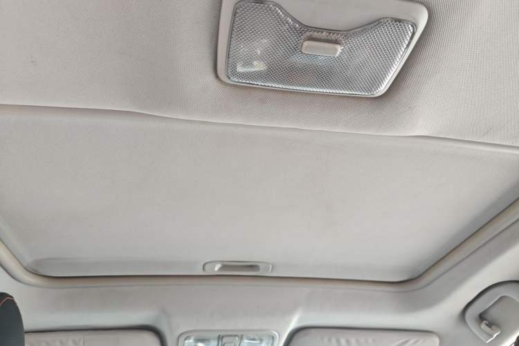 Used CHANGAN CS35 2014 1.6L Manual Luxury Model China IV Standard Headliner