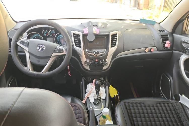 Used CHANGAN CS35 2014 1.6L Automatic Luxury Model China V Standard Interior 2