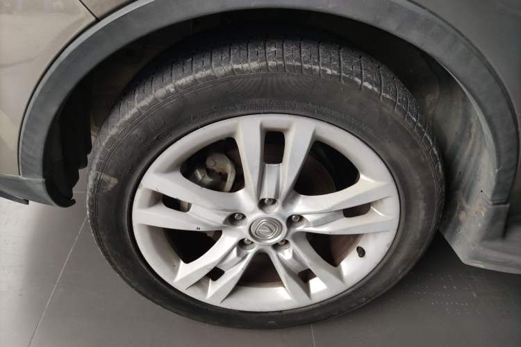 Used CHANGAN CS35 2014 1.6L Automatic Luxury Model China IV Standard Left Front Wheel Hub