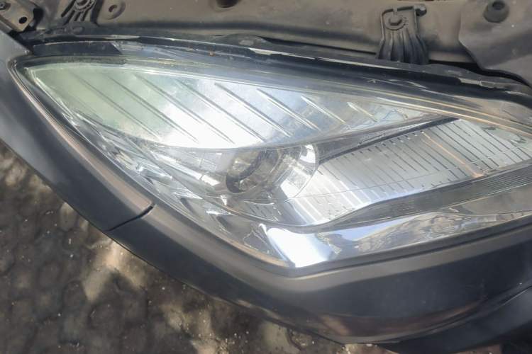 Used CHANGAN CS35 2014 1.6L Manual Luxury Model China IV Standard Right Front Headlight