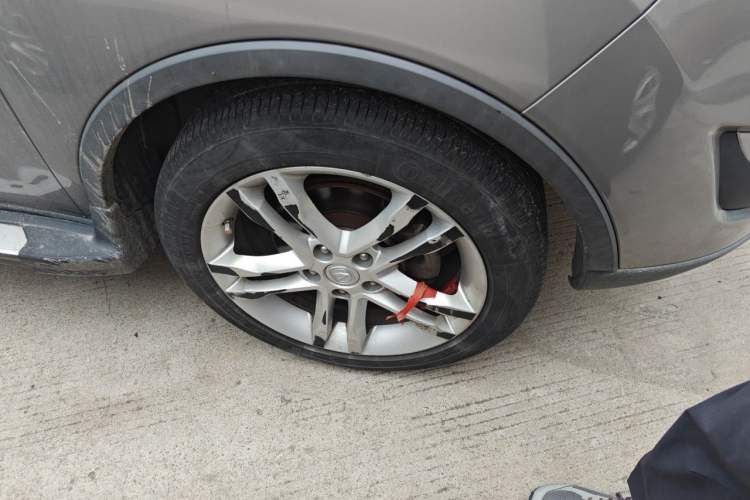 Used CHANGAN CS35 2014 1.6L Manual Luxury Model China IV Standard Right Front Wheel Hub