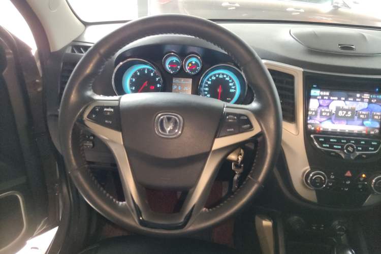 Used CHANGAN CS35 2014 1.6L Automatic Luxury Model China IV Standard Steering Wheel