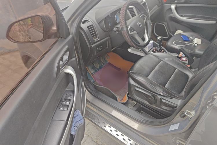 Used CHANGAN CS35 2014 1.6L Manual Luxury Model China IV Standard Driver Seat