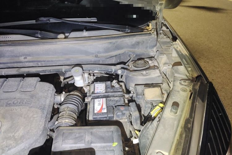 Used CHANGAN CS35 2014 1.6L Manual Luxury Model China IV Standard Engine Bay Left