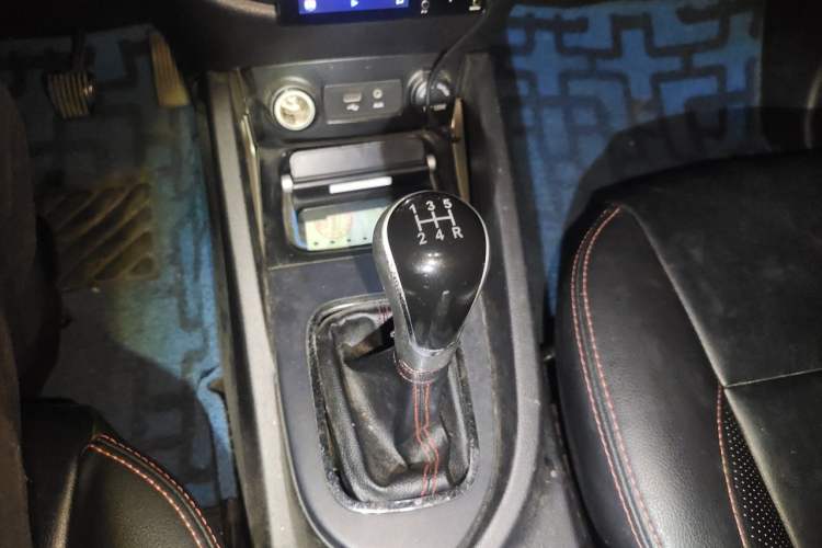 Used CHANGAN CS35 2014 1.6L Manual Luxury Model China IV Standard Gear Lever