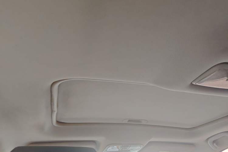 Used CHANGAN CS35 2014 1.6L Manual Luxury Model China IV Standard Headliner