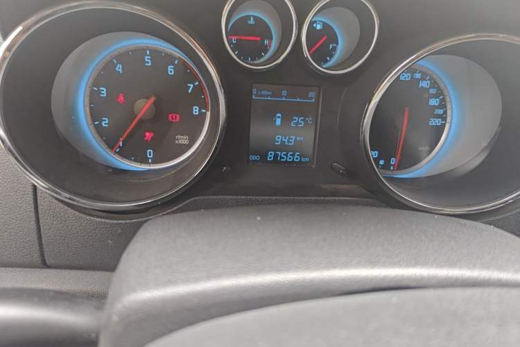 Used CHANGAN CS35 2014 1.6L Manual Luxury Model China IV Standard Odometer Close Up