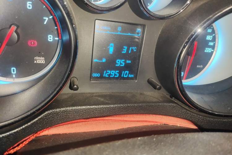 Used CHANGAN CS35 2014 1.6L Manual Luxury Model China IV Standard Odometer Close Up