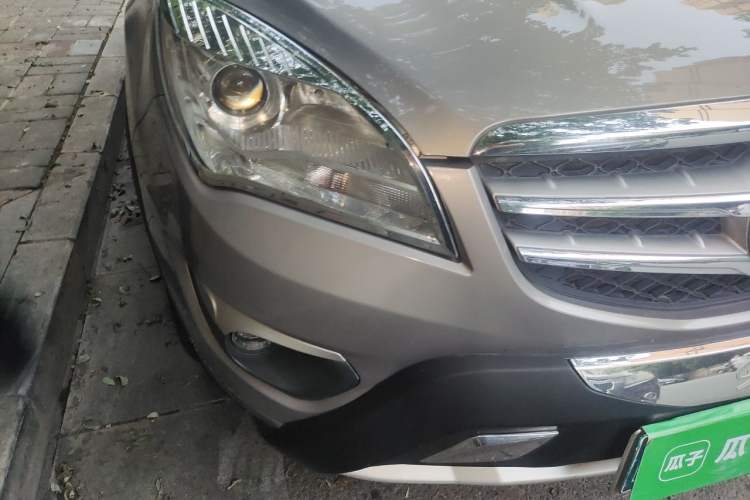Used CHANGAN CS35 2014 1.6L Manual Luxury Model China IV Standard Right Front Headlight