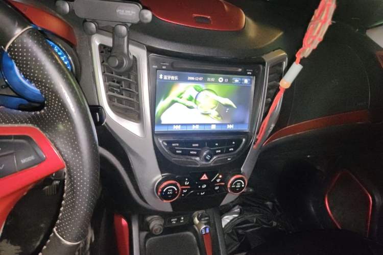 Used CHANGAN CS35 2014 1.6L Manual Luxury Navigation Model China IV Standard Audio And AC Panel