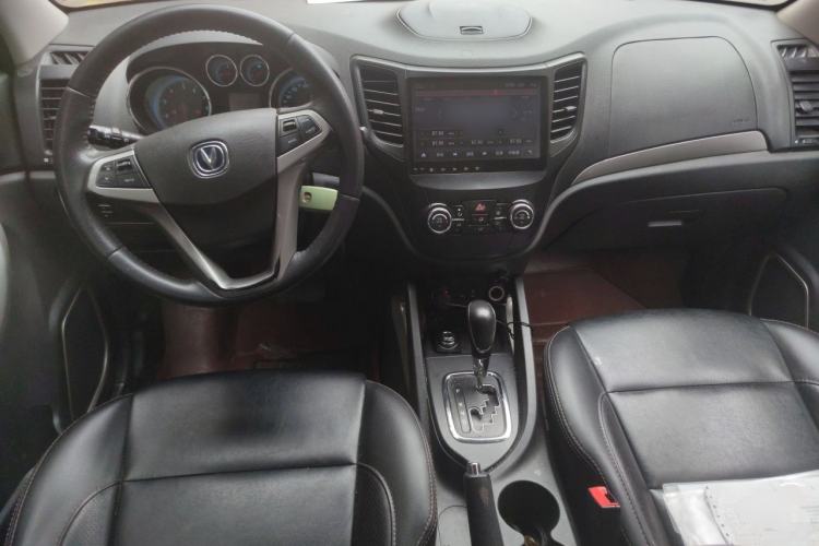 Used CHANGAN CS35 2014 1.6L Automatic Luxury Model China IV Standard Center Console