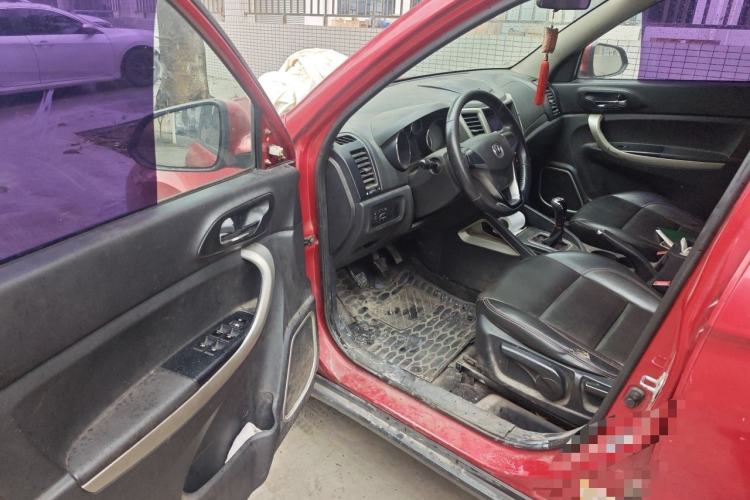 Used CHANGAN CS35 2014 1.6L Manual Luxury Model China IV Standard Driver Seat