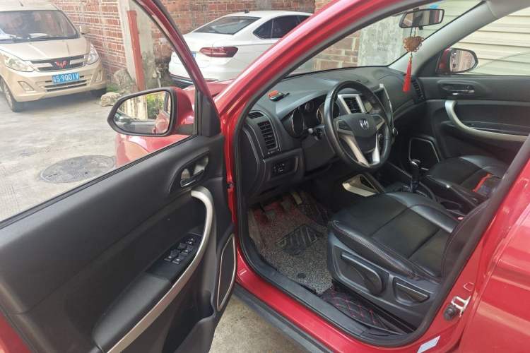 Used CHANGAN CS35 2014 1.6L Manual Luxury Model China IV Standard Driver Seat