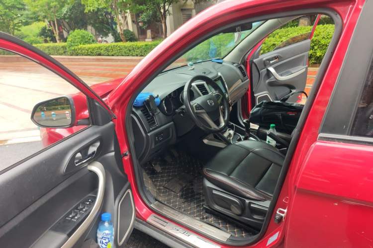 Used CHANGAN CS35 2014 1.6L Manual Luxury Model China V Standard Driver Seat