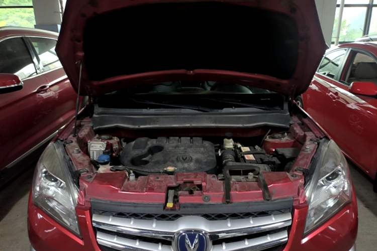 Used CHANGAN CS35 2014 1.6L Automatic Luxury Model China IV Standard Engine Bay