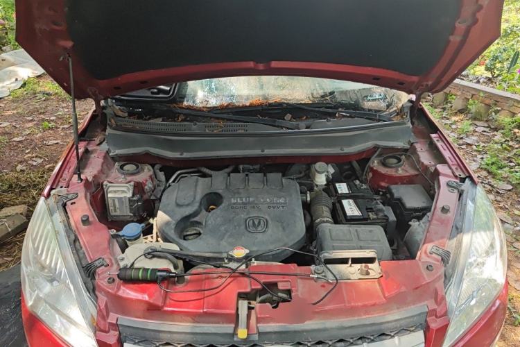 Used CHANGAN CS35 2014 1.6L Automatic Luxury Navigation Model China IV Standard Engine Bay
