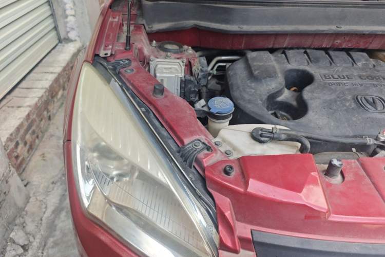 Used CHANGAN CS35 2014 1.6L Manual Luxury Model China IV Standard Engine Bay Right