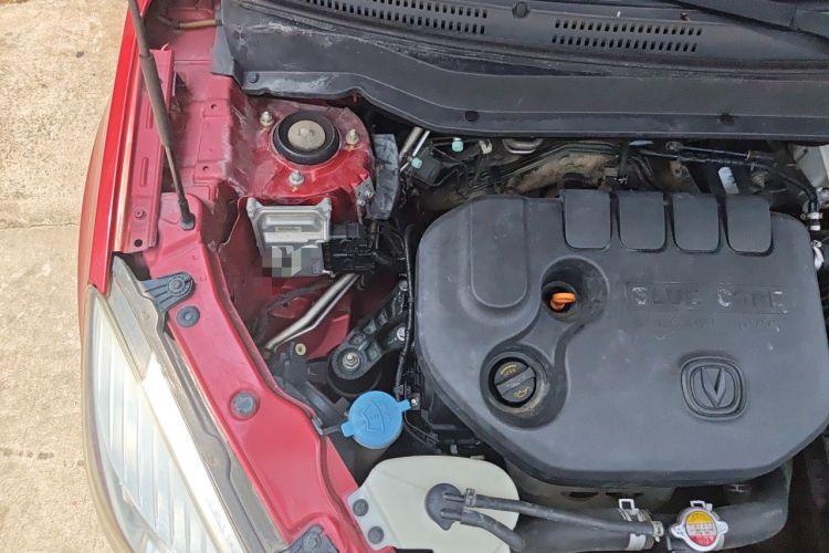 Used CHANGAN CS35 2014 1.6L Automatic Luxury Model China IV Standard Engine Bay Right