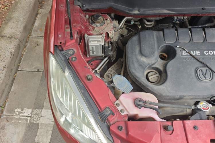 Used CHANGAN CS35 2014 1.6L Automatic Luxury Model China IV Standard Engine Bay Right