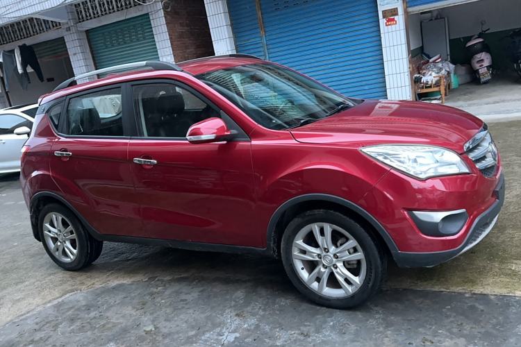 Used CHANGAN CS35 2014 1.6L Automatic Luxury Model China IV Standard Exterior 2