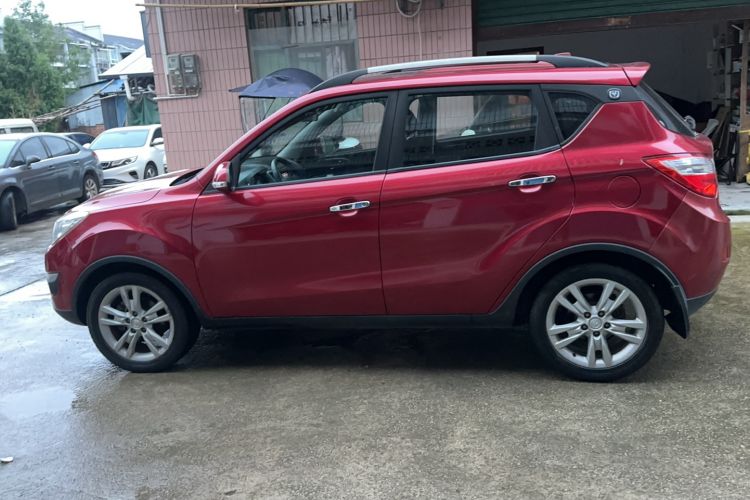 Used CHANGAN CS35 2014 1.6L Automatic Luxury Model China IV Standard Exterior 5