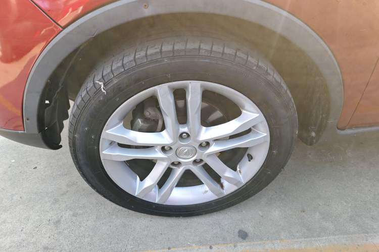 Used CHANGAN CS35 2014 1.6L Manual Luxury Model China IV Standard Exterior 7