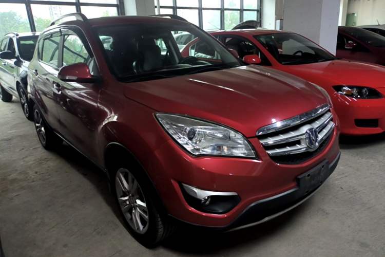 Used CHANGAN CS35 2014 1.6L Automatic Luxury Model China IV Standard Front Right 45 Deg