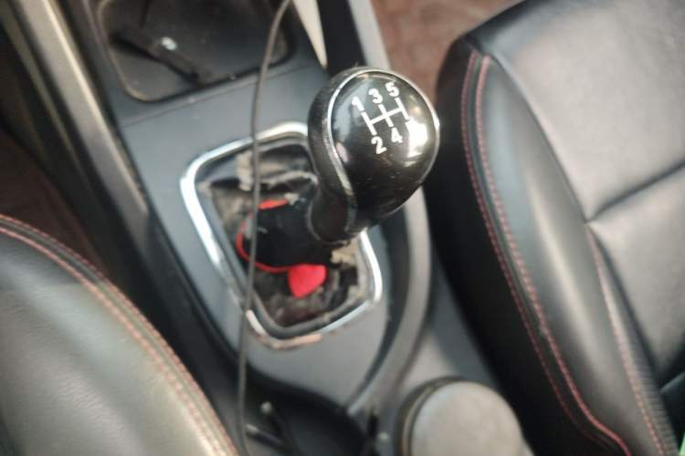 Used CHANGAN CS35 2014 1.6L Manual Luxury Model China IV Standard Gear Lever