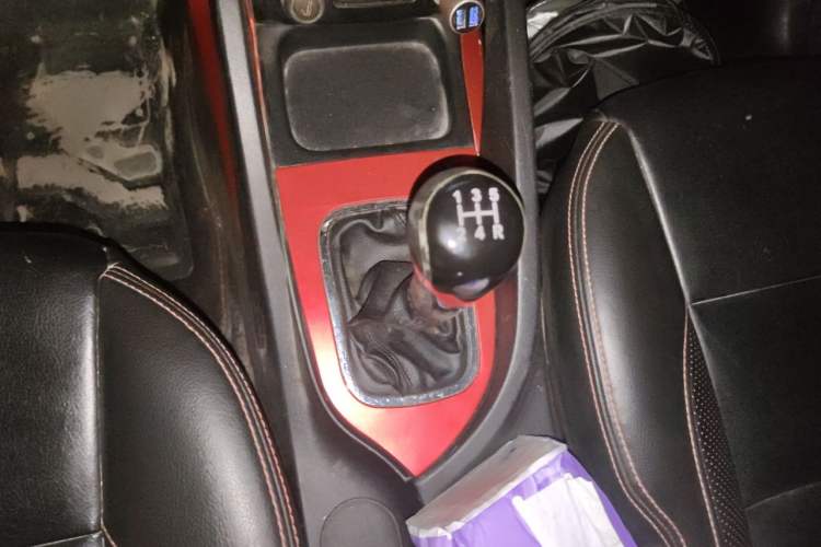 Used CHANGAN CS35 2014 1.6L Manual Luxury Navigation Model China IV Standard Gear Lever