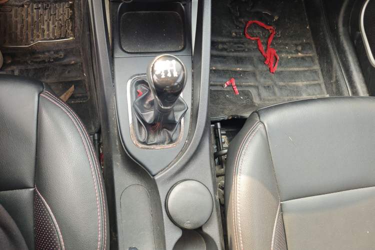 Used CHANGAN CS35 2014 1.6L Manual Luxury Model China IV Standard Gear Lever