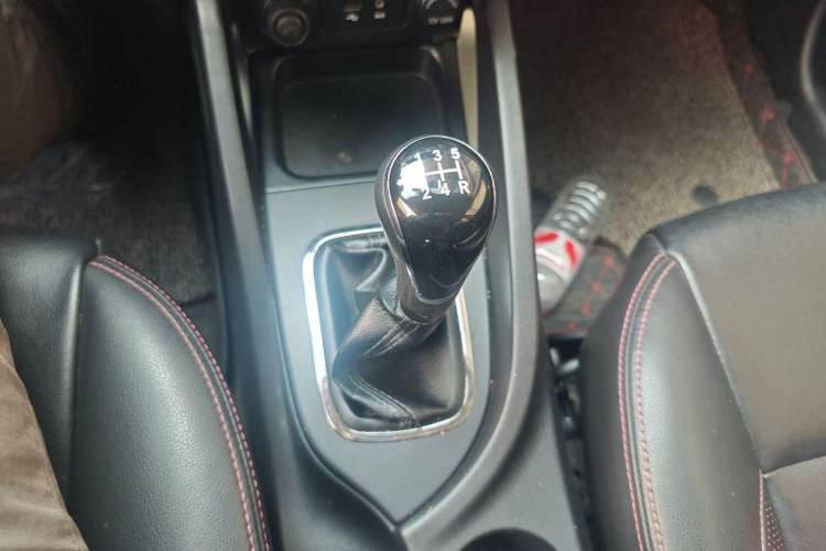 Used CHANGAN CS35 2014 1.6L Manual Luxury Model China IV Standard Gear Lever
