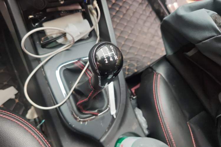 Used CHANGAN CS35 2014 1.6L Manual Luxury Model China V Standard Gear Lever