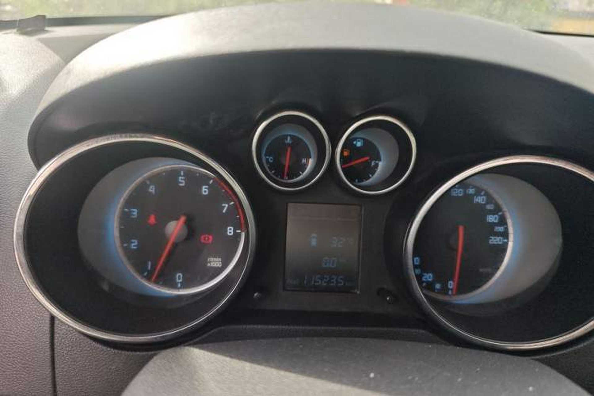 Used CHANGAN CS35 2014 1.6L Manual Luxury Model China V Standard Instrument Cluster