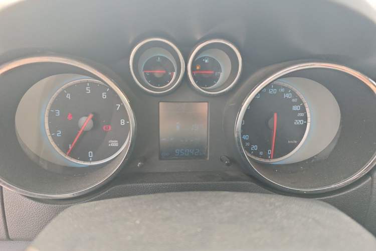 Used CHANGAN CS35 2014 1.6L Manual Luxury Model China IV Standard Instrument Cluster