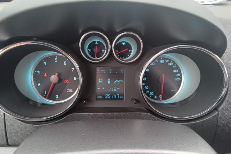Used CHANGAN CS35 2014 1.6L Automatic Luxury Navigation Model China IV Standard Instrument Cluster