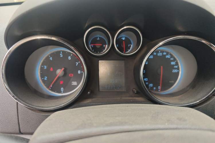 Used CHANGAN CS35 2014 1.6L Manual Luxury Model China IV Standard Instrument Cluster