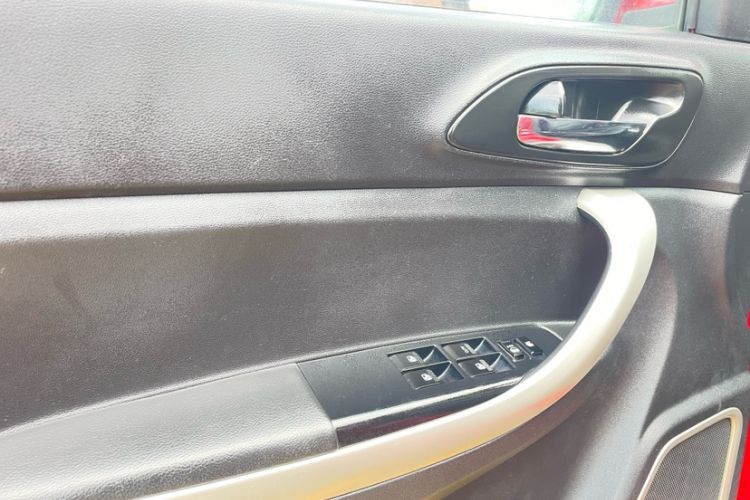 Used CHANGAN CS35 2014 1.6L Automatic Luxury Model China IV Standard Interior 1