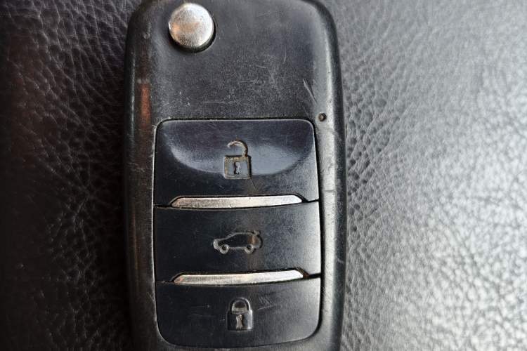 Used CHANGAN CS35 2014 1.6L Manual Luxury Model China IV Standard Interior 1