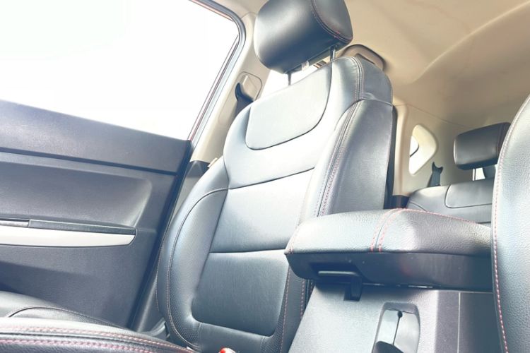 Used CHANGAN CS35 2014 1.6L Automatic Luxury Model China IV Standard Interior 10