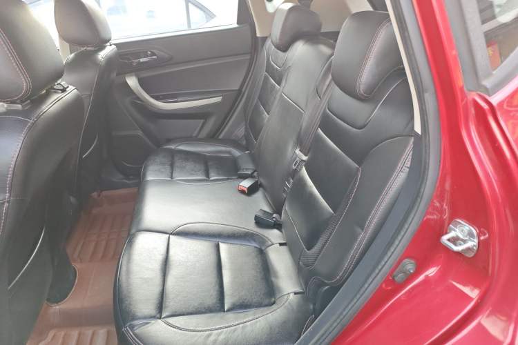 Used CHANGAN CS35 2014 1.6L Manual Luxury Model China IV Standard Interior 4