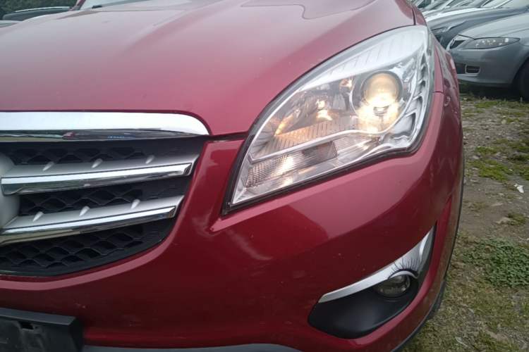 Used CHANGAN CS35 2014 1.6L Automatic Luxury Navigation Model China IV Standard Left Front Headlight