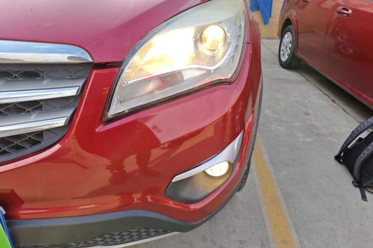 Used CHANGAN CS35 2014 1.6L Manual Luxury Model China IV Standard Left Front Headlight