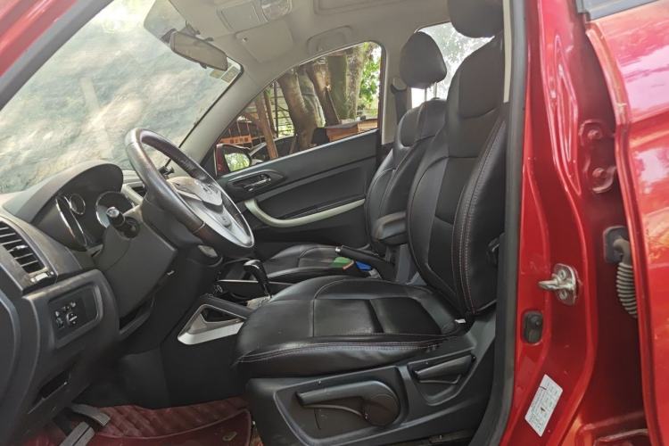 Used CHANGAN CS35 2014 1.6L Automatic Luxury Navigation Model China IV Standard Left Front Seat