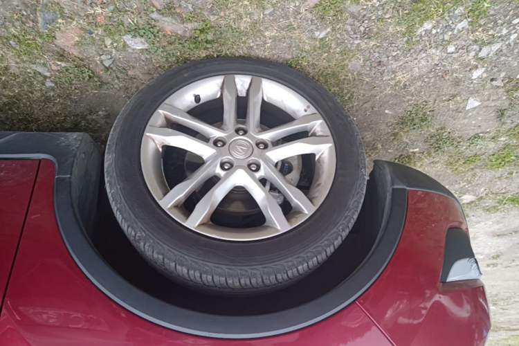 Used CHANGAN CS35 2014 1.6L Automatic Luxury Navigation Model China IV Standard Left Front Wheel Hub